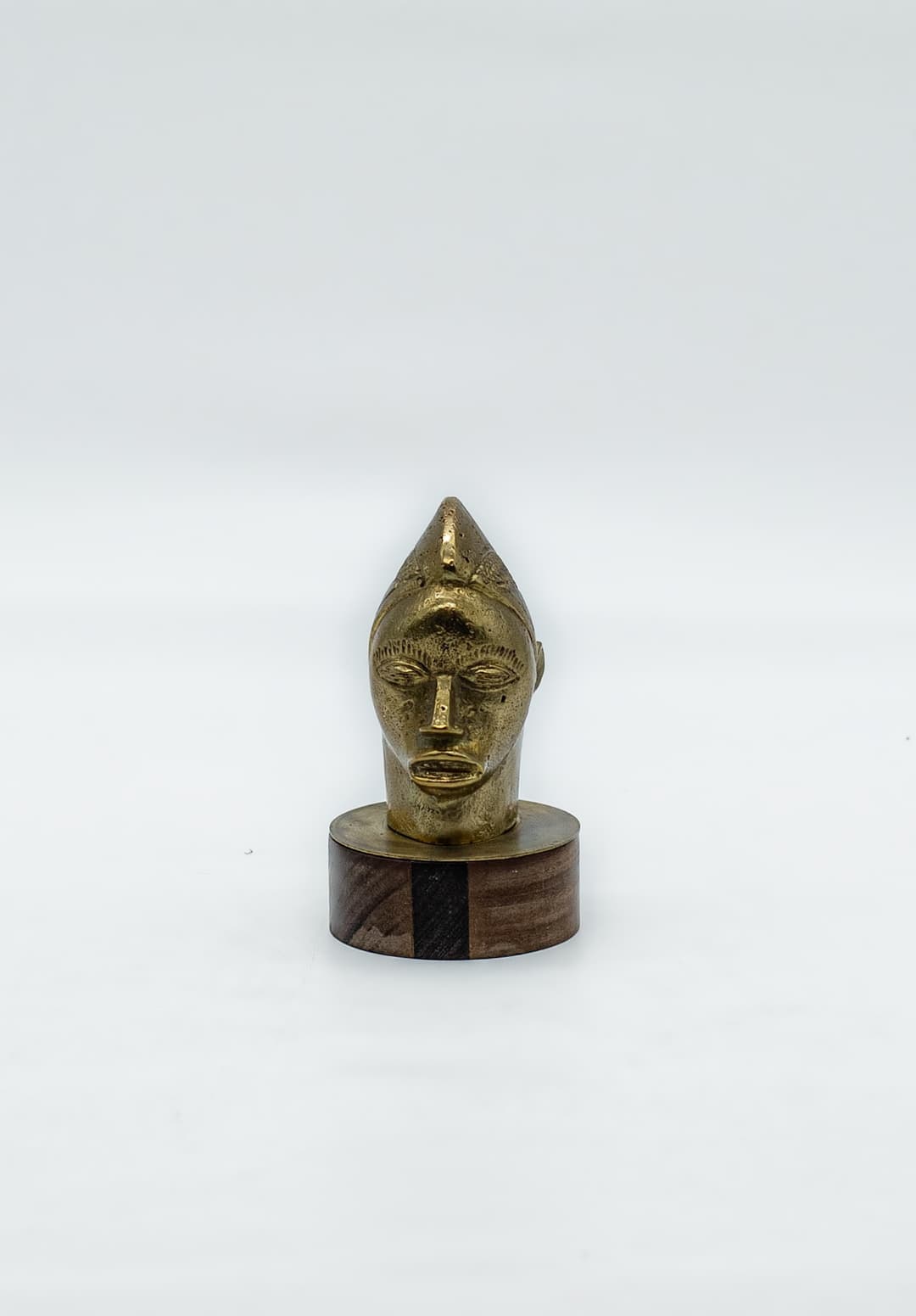 Tête en Bronze cover image