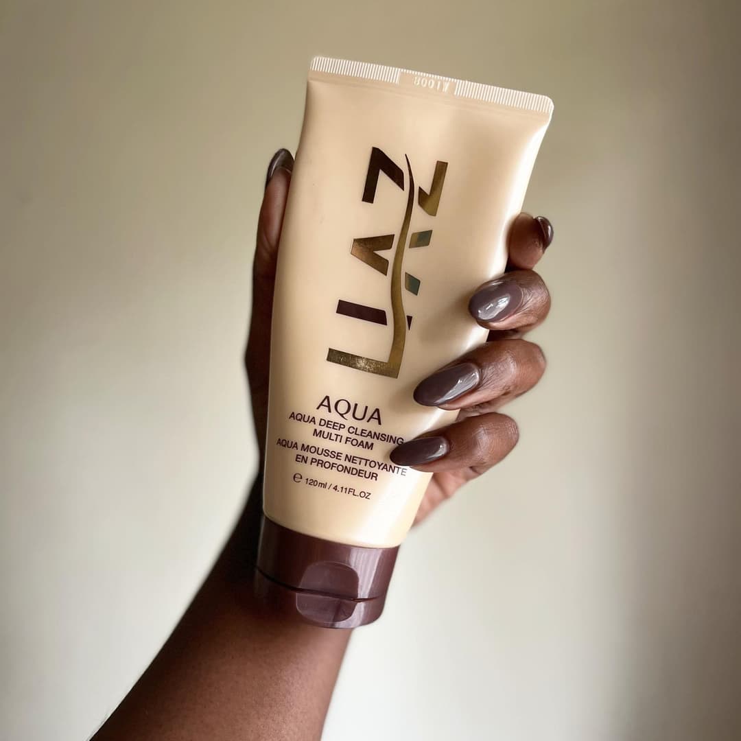 Aqua mousse nettoyante cover image